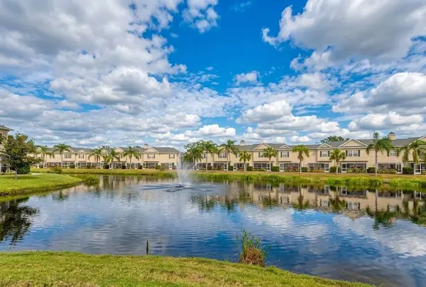 University Place Condos: Convenient Living Near the University Parkway Corridor
