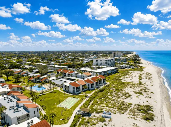 Aldea Mar: Gulf-Front Living on the Island of Venice,Hunt Brothers Realty
