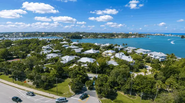 Eagle Point Club: Historic Waterfront Character Meets Modern Venice Living,Hunt Brothers Realty