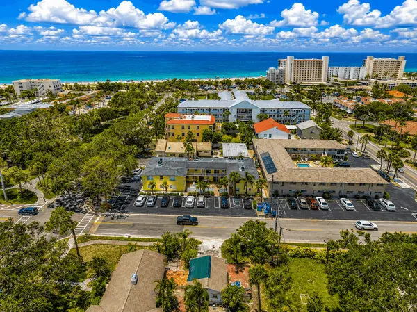 Coco Palms: Tropical Florida Living in Venice