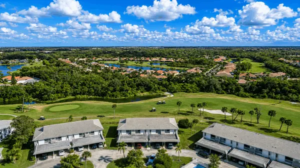 Golfvista: Golf-Course Views and Condo Living in Venice