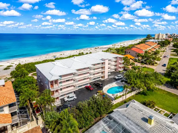 Che Vista: Contemporary Living Close to Downtown Venice,Hunt Brothers Realty