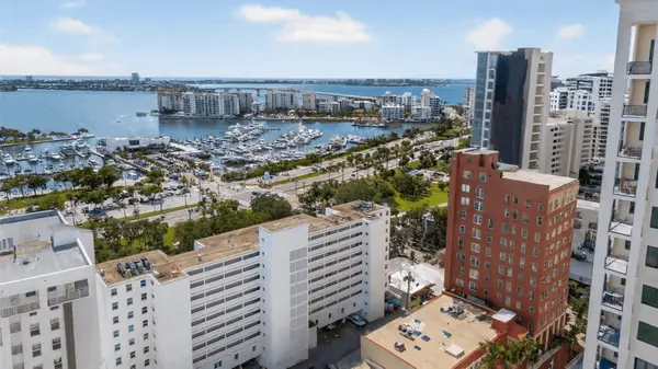 Orange Blossom Tower: Established Downtown Sarasota Condo Living