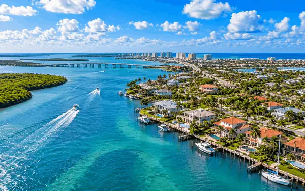 Where Is the Best Place to Live Between Tampa and Sarasota?,Hunt Brothers Realty