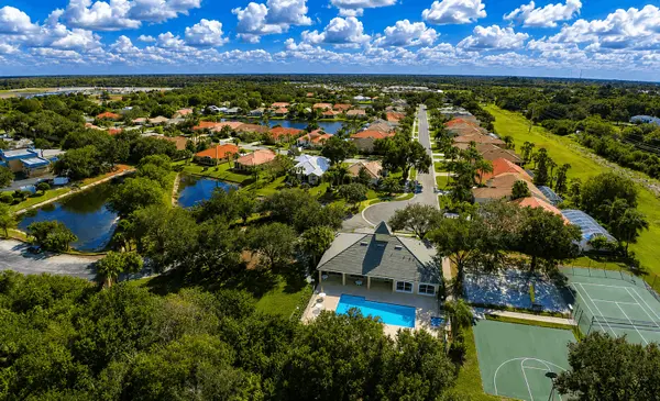 Hidden Lakes Club: Gated Living with Resort-Style Amenities in Venice