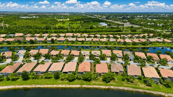IslandWalk: Resort Amenities and an Active Florida Lifestyle in Wellen Park
