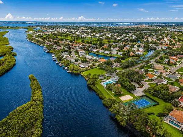 Top Summer Selling Tips for Your Bradenton Home: How to Attract Buyers and Maximize Value,Hunt Brothers Realty