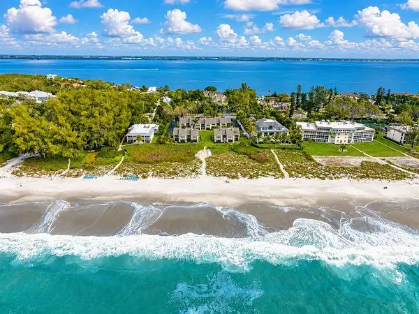 Inside Banyan Bay Club: Beach-to-Bay Living on Longboat Key,Hunt Brothers Realty