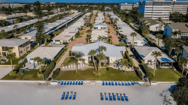 Aloha Kai on Siesta Key: Gulfside Villas, Beach Access and Easygoing Island Living,Hunt Brothers Realty
