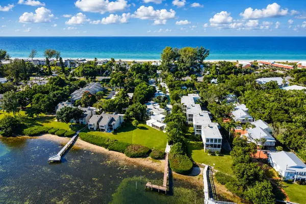 Beach Castle: Laid-Back Coastal Living on Longboat Key