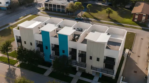 Artisan on Main: Urban Townhome Living at Sarasota's East End of Main Street,Hunt Brothers Realty