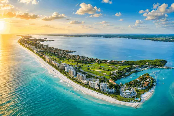 The Ultimate Guide to Living on Longboat Key,Hunt Brothers Realty