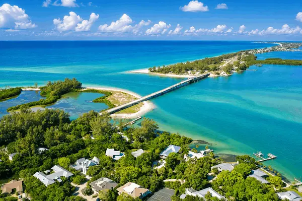 Florida Home Insurance: What Gulf Coast Buyers Should Know