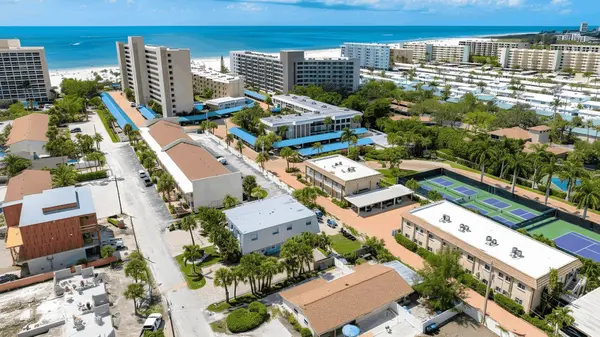 Siesta Beach House: A Front-Row Seat to the Siesta Key Lifestyle