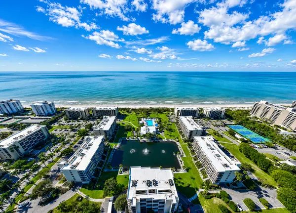 Why Beachplace Remains a Favorite for Longboat Key Condo Living,Hunt Brothers Realty