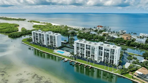 The Pointe: Waterfront Views from Siesta Key’s Southern Tip
