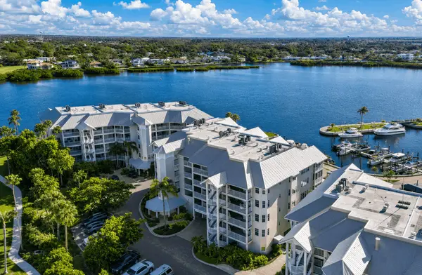 Dolphin Bay: Waterfront Luxury with a Siesta Key Address,Hunt Brothers Realty