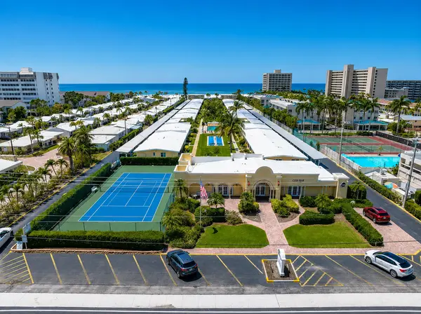 Casa Mar: A Charming Gulf-Side Community on Siesta Key