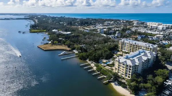 Marina Del Sol: Waterfront Luxury and Boating on Siesta Key