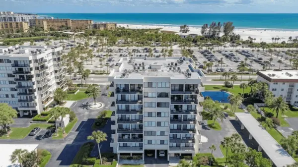 Our House at the Beach: Siesta Key Living Just Steps from the Sand,Hunt Brothers Realty