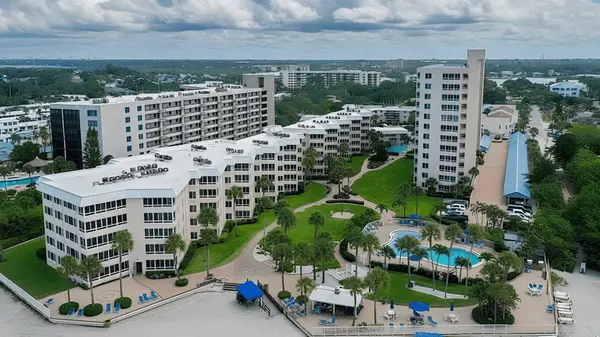 Sarasota Surf and Racquet Club: Beachfront Living with a Resort Feel