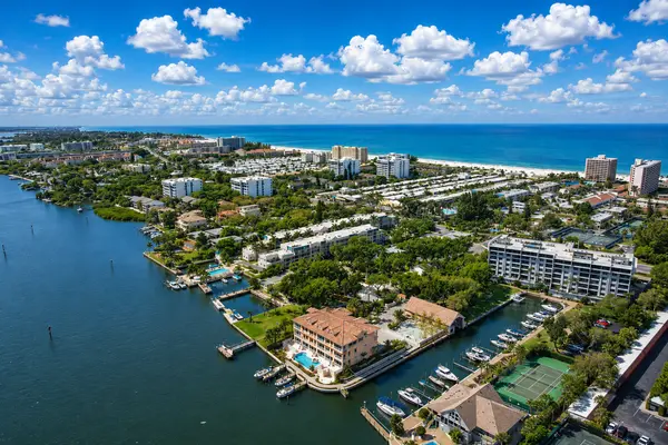 Sea Club: A Casual Siesta Key Retreat Near the Gulf,Hunt Brothers Realty
