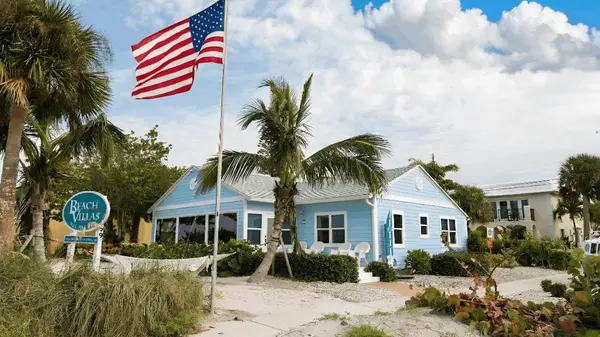 Siesta Beach Villas: Island Living Near Siesta Key Village and the Beach,Hunt Brothers Realty