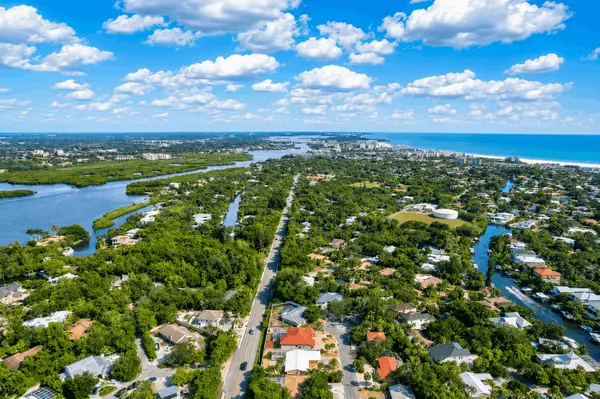 Siesta Bayside South: Waterfront Living on the Bay Side of Siesta Key,Hunt Brothers Realty