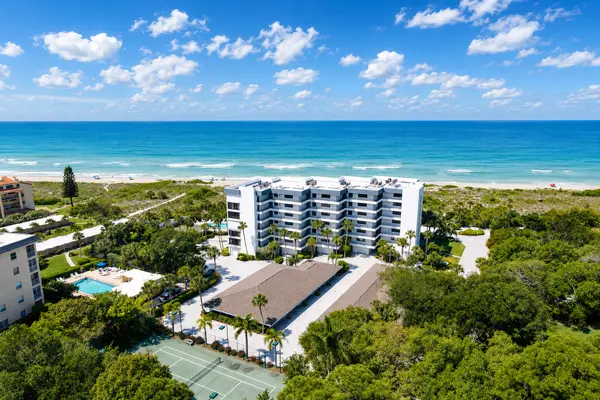 Hidden Lagoon: Secluded Gulf-Front Luxury on Siesta Key,Hunt Brothers Realty