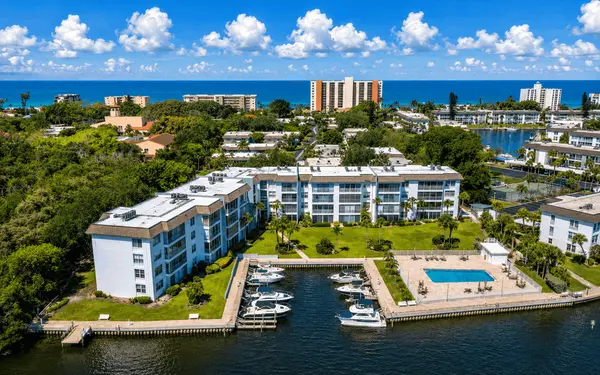 Sutton Place: Easygoing Waterfront Living on Longboat Key,Hunt Brothers Realty
