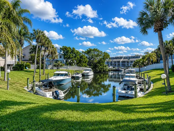Turtle Cove: A Quiet Waterfront Retreat on Siesta Key,Hunt Brothers Realty