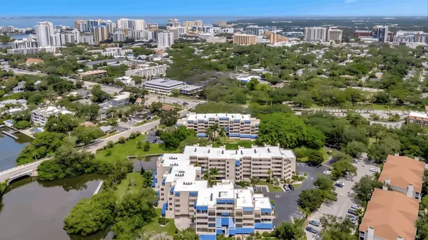 Central Park Sarasota: Condos, Location and Buyer Considerations,Hunt Brothers Realty