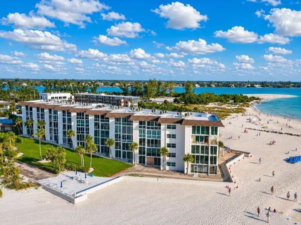 Lido Harbour South: Waterfront Living on Sarasota Bay,Hunt Brothers Realty