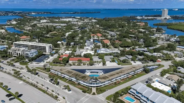 Lido Dorset: A Relaxed Island Lifestyle Near Lido Beach,Hunt Brothers Realty