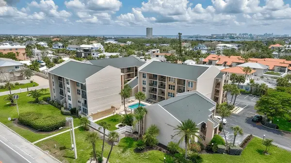 Lido Presidential: Classic Condo Living Steps from the Gulf,Hunt Brothers Realty
