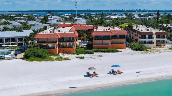 Playa Encantada: Gulf-Front Condo Living in Holmes Beach,Hunt Brothers Realty