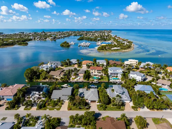 North Point Harbour: Waterfront Homes and the Key Royale Lifestyle,Hunt Brothers Realty