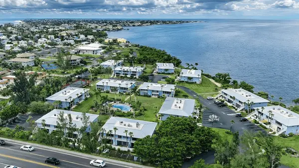 Westbay Cove Condos: Bayfront Living and Island Amenities in Holmes Beach,Hunt Brothers Realty