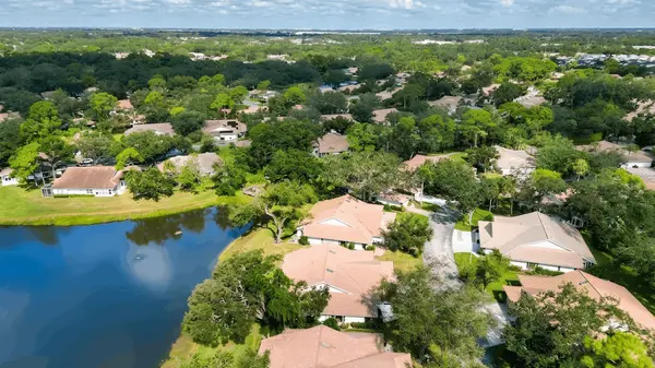 Garden Lakes: Peaceful Living Surrounded by Green Space in Bradenton