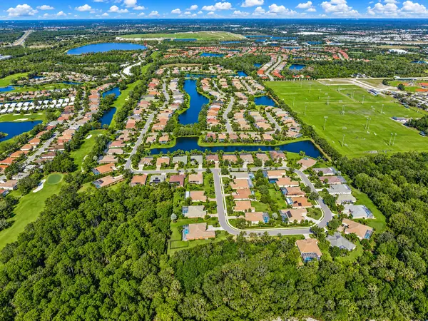 Braden Woods: Larger Homesites and Natural Florida Surroundings