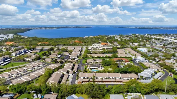 Country Village: A Quiet Bradenton Community with Everyday Convenience