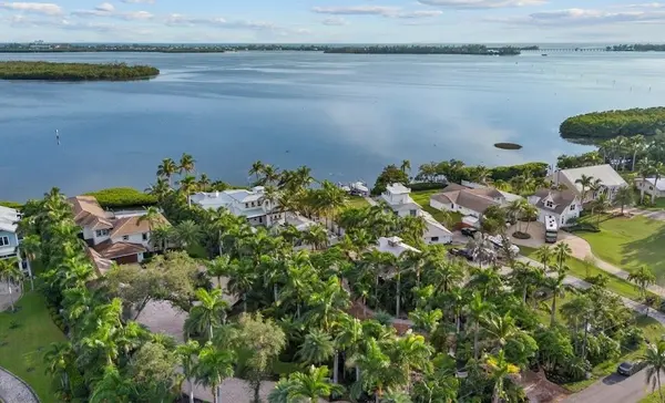 Bay Beach: Coastal Living Close to the Best of Bradenton,Hunt Brothers Realty