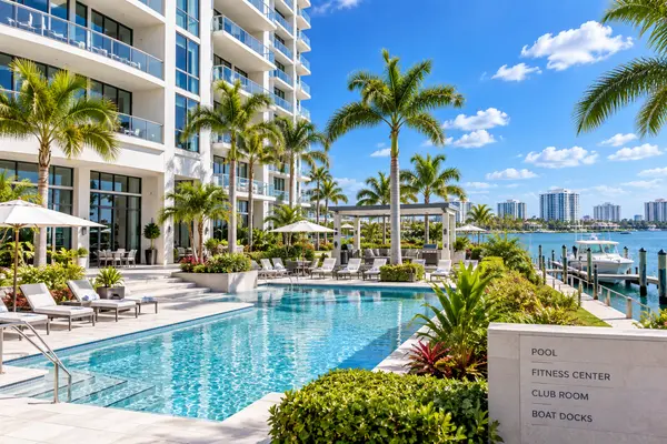 Condo Fees in Florida: What Do They Cover and When Is a High Fee Worth It?