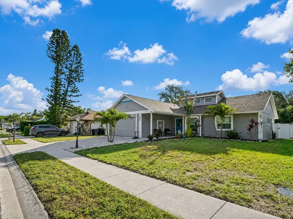 Oak Terrace: Comfortable Residential Living Close to Bradenton Amenities,Hunt Brothers Realty