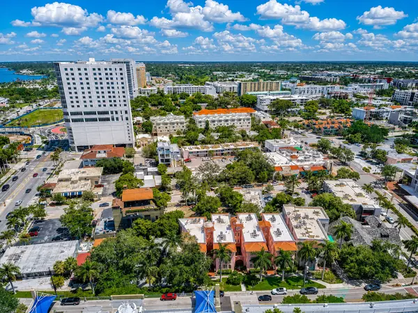 Frances Carlton: Historic Downtown Sarasota Condo Living,Hunt Brothers Realty