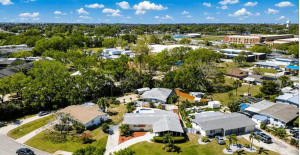 Cape Vista: Classic Bradenton Homes Near Gulf Coast Attractions,Hunt Brothers Realty