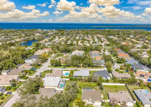 Laurel Oak Park: Classic Neighborhood Living in Northwest Bradenton,Hunt Brothers Realty