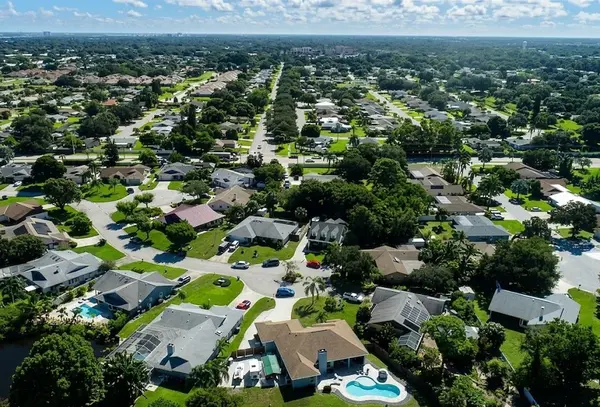 Palma Sola Woods: A Peaceful Residential Setting Near Palma Sola Bay,Hunt Brothers Realty