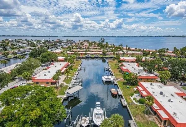Palma Sola Harbour: Waterfront Living and Boating in West Bradenton,Hunt Brothers Realty
