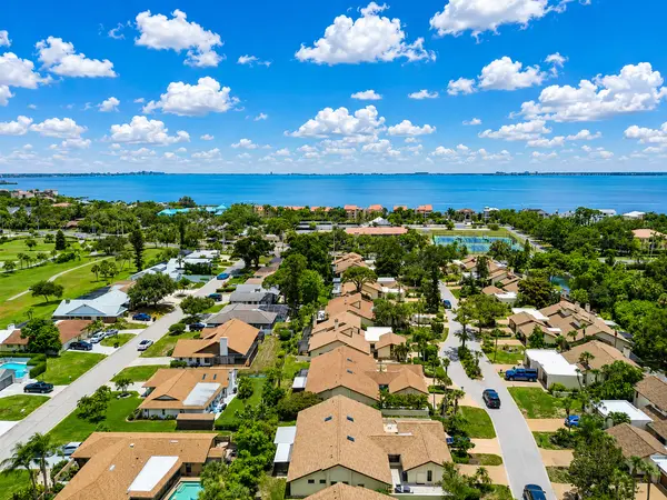 Racquet Club Villas: Low-Maintenance Villa Living in Bradenton,Hunt Brothers Realty